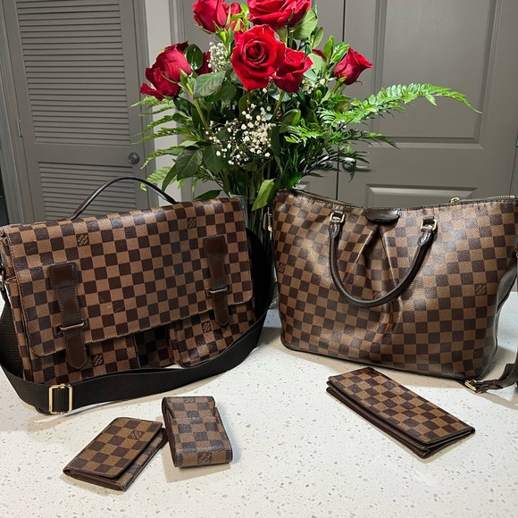 Meet your Posher, Jennifer - Picture 1 of 1